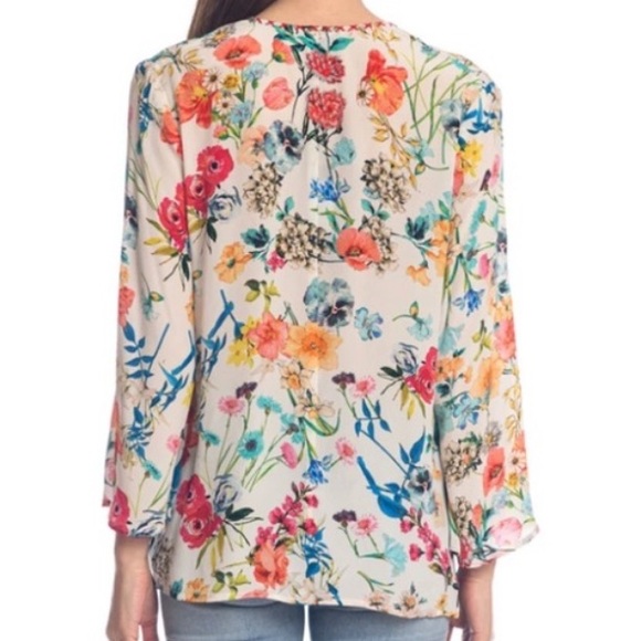 Feathers by Tolani Farah Bloom Popover Floral Blouse Embroidered Edge Top - Picture 3 of 9